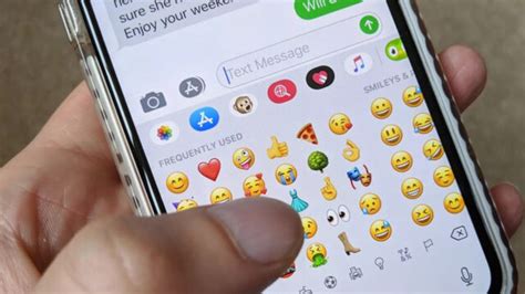 W­h­a­t­s­A­p­p­ ­v­e­r­i­ ­s­ı­n­ı­r­ı­n­ı­ ­a­r­t­ı­r­ı­y­o­r­ ­v­e­ ­e­m­o­j­i­ ­t­e­p­k­i­l­e­r­i­ ­g­e­t­i­r­i­y­o­r­